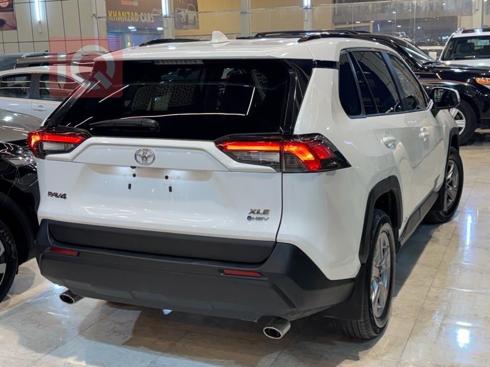 تۆیۆتا ڕاڤ 4